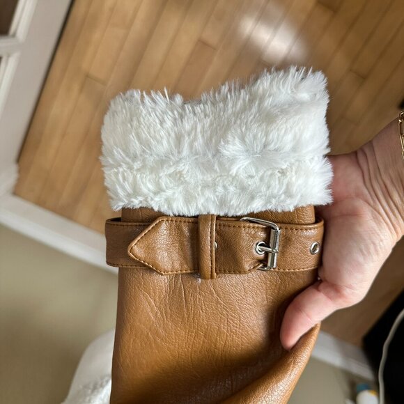 NASTY GAL Faux Leather & Faux Fur Cropped Jacker with Pockets Size 4 / Small - Picture 7 of 11